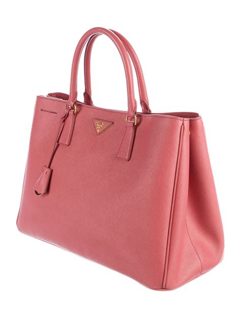 prada saffiano lux tote bag